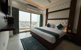 Hotel 7 Heaven